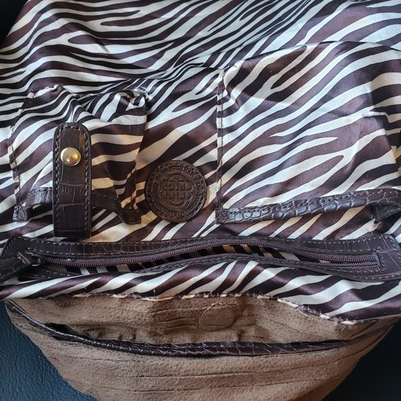 Dana Buchman Signature Hobo Suede Style Purse - Picture 8 of 16